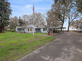 27445 N New Hope Rd, Thornton, CA 95686
