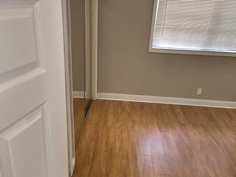 650 Campus Cir — Photo 16
