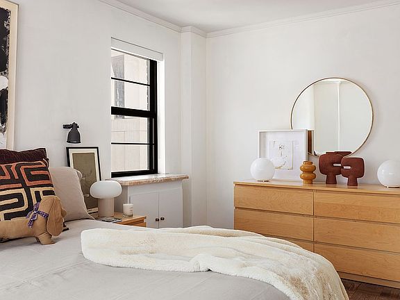 5th image of 39 Gramercy Park N APT 9A