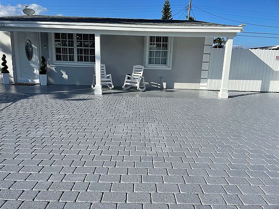 2nd image of 3032 Vassallo Ave
