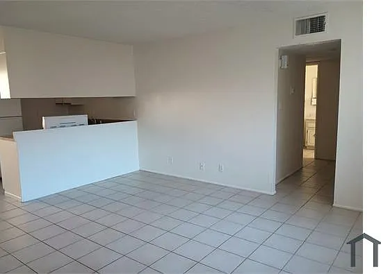 1 bed, 756 sqft, $1,200 — Photo 3