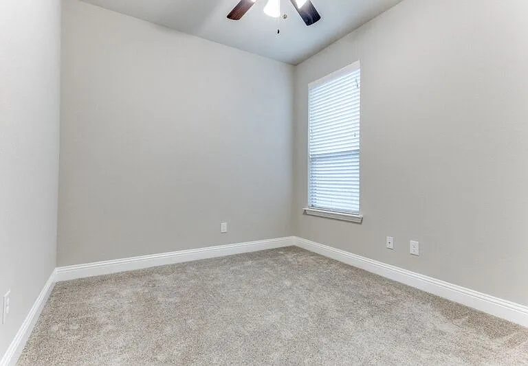 506 Weston St — Photo 7