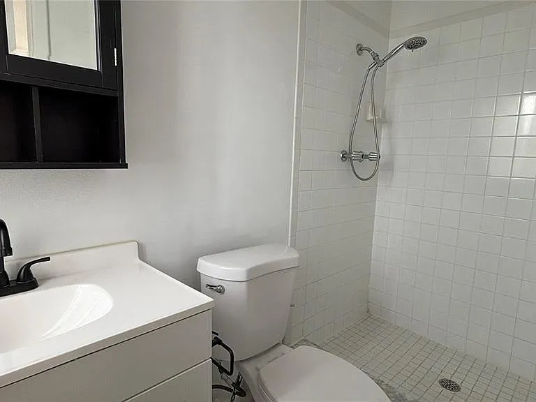1767 Valencia Ave — Photo 15