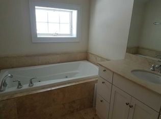 6 Bennett Common Way #3, Millbrook, NY 12545