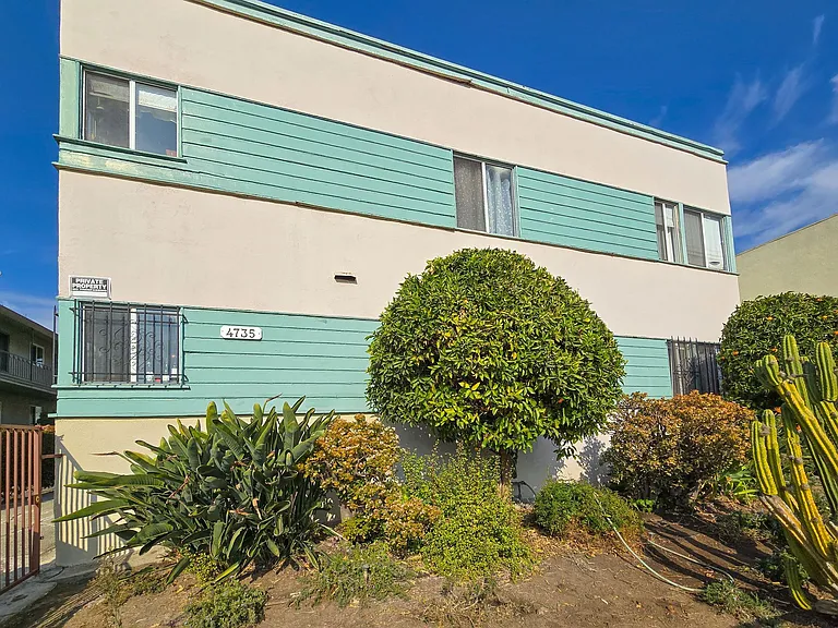 4735 Beverly Blvd — Photo 1