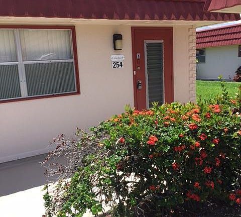 4th image of 254 Seville Ct #K