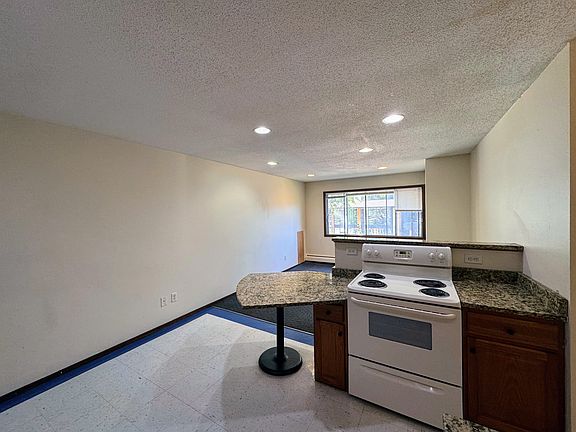 5th image of 1503 8th St SE #202