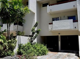 2525 NE 135th St #2525, Miami, FL 33181