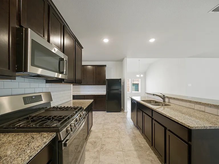 8907 Arundal Gdn — Photo 7