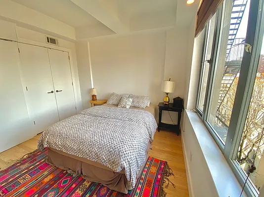 Rented by Compass | media 9