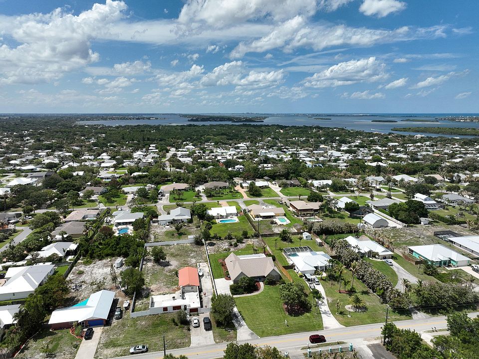 1st image of 5419 SE Horseshoe Point Road