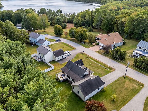 3rd image of 33 Waters Edge Drive
