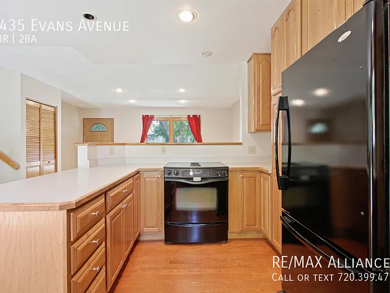 2435 Evans Ave — Photo 8