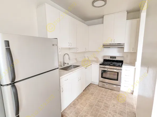 6717 W 86th Pl #5, Los Angeles, CA 90045