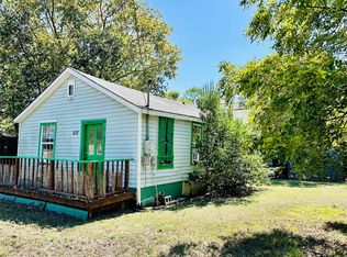 212 Rosa St, Waxahachie, TX 75165