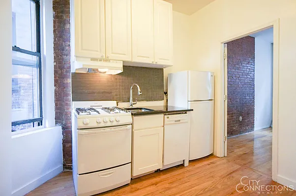 Rented by City Connections Realty | media 11