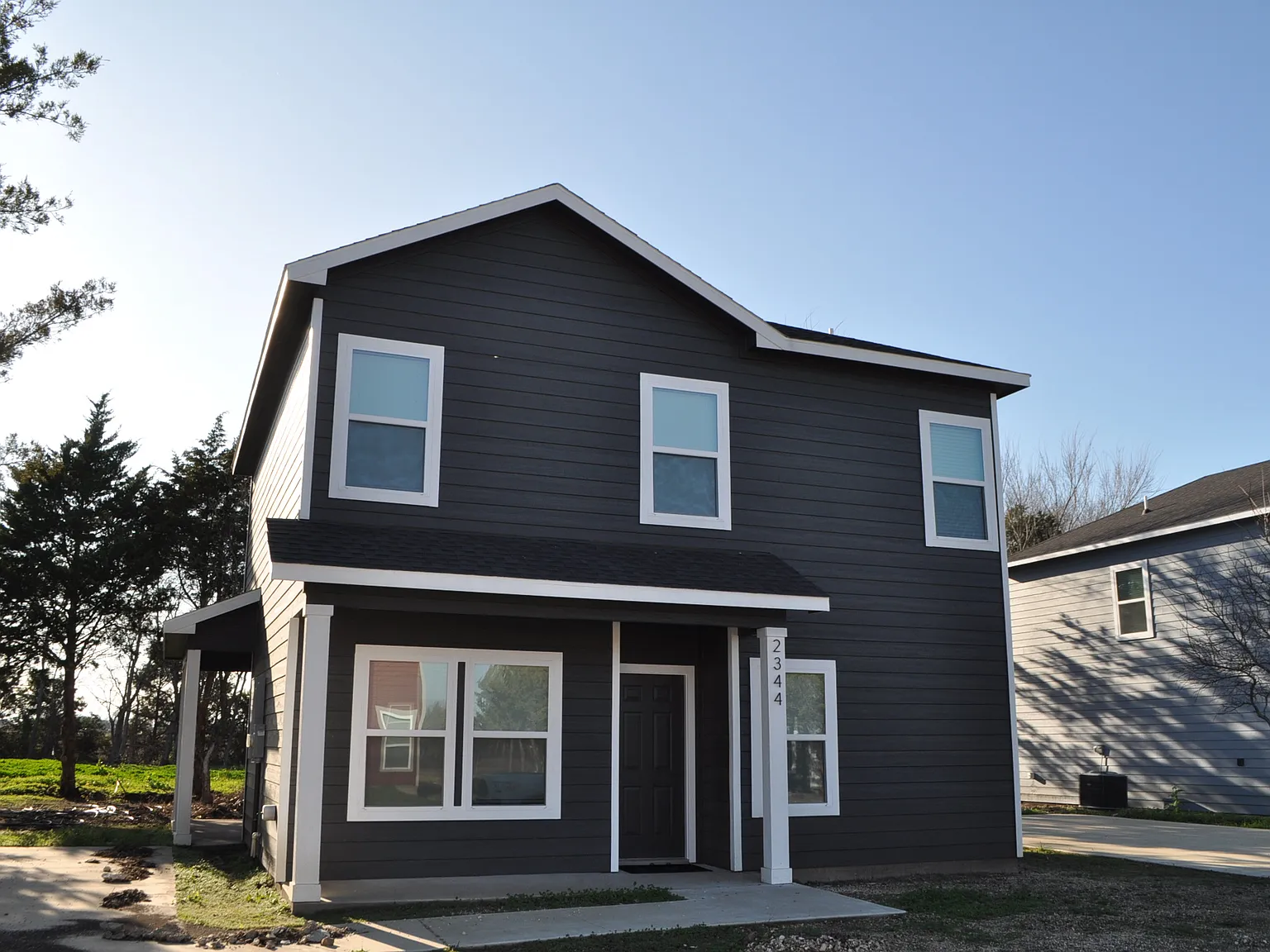 3 bed, 2.5 bath, 1400 sqft, $2,245 — Photo 2