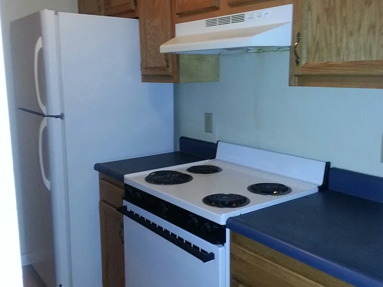 80 E State St — Photo 27
