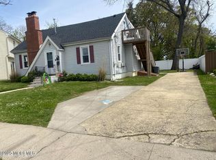 4 Hall Pl #B, Keyport, NJ 07735