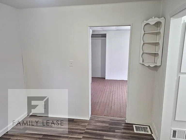 806 Morton St — Photo 14