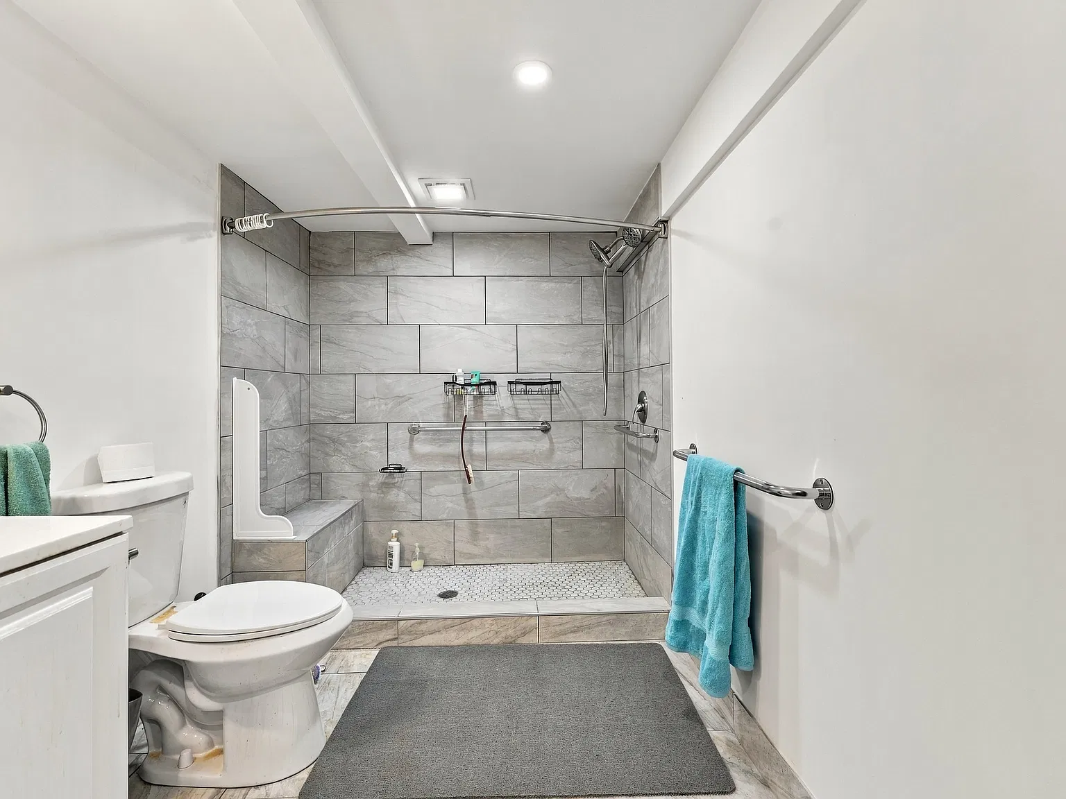 3 bed, 2131 sqft, $4,000 — Photo 3