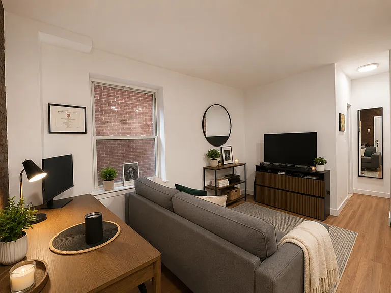 206 E 81st St #5B — Photo 2