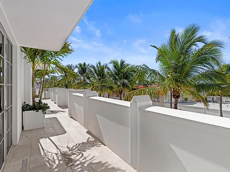 247 Worth Ave #PENTHOUSE — Photo 43