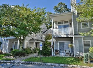 1185 Richmond Rd, Mahwah, NJ 07430