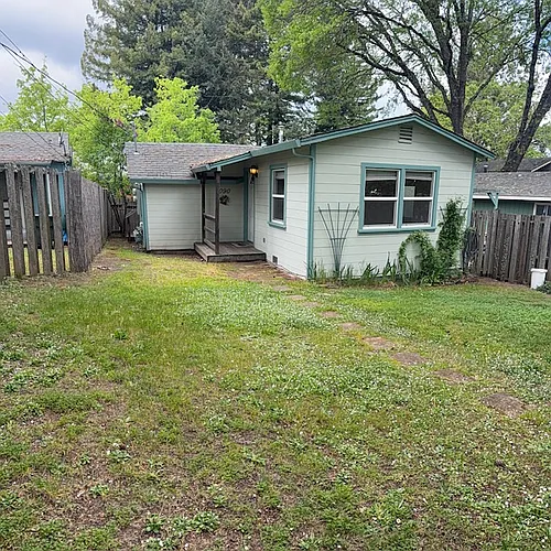 1090 Poplar Ave Photo 1