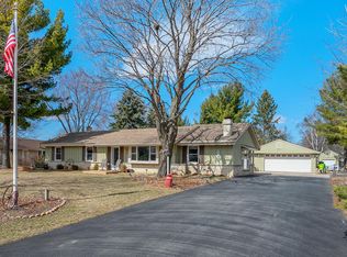 3368 Mount Ln, Hubertus, WI 53033