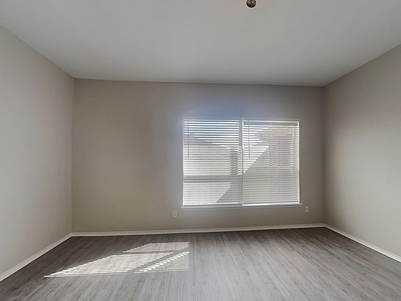 4th image of 933 Crowder Dr #66