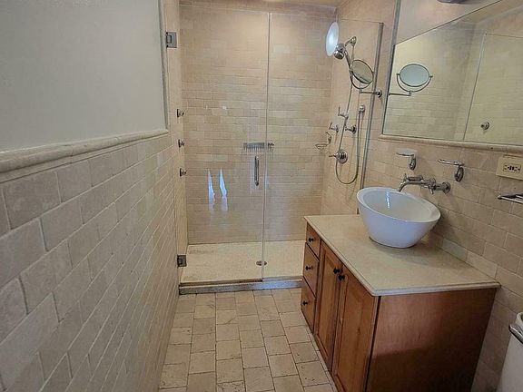 3rd image of 12-07 31st Ave #3F
