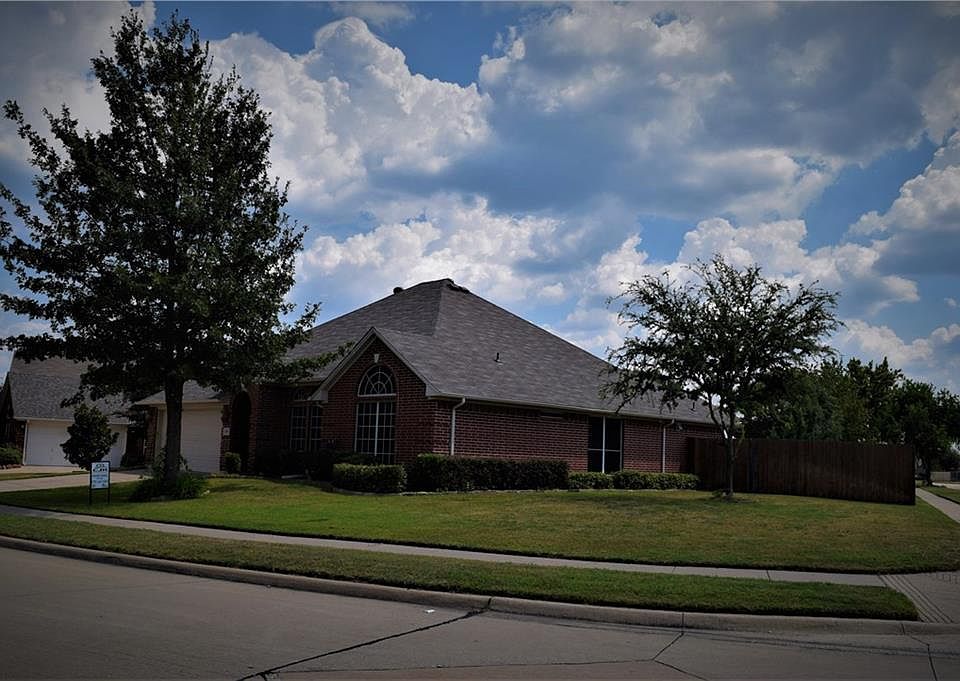 1st image of 5875 Lorenzo Dr