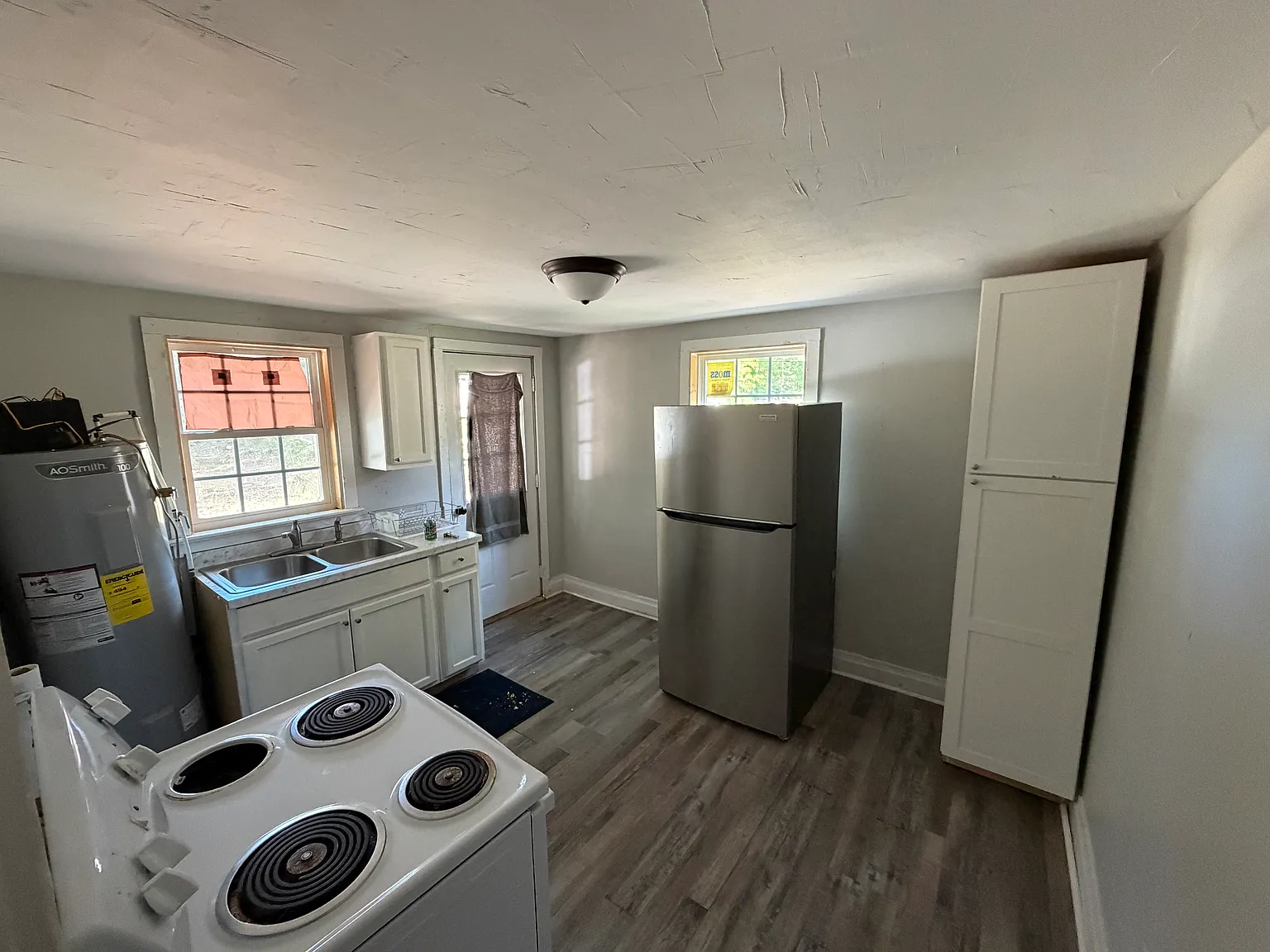2 bed, 700 sqft, $850 — Photo 3