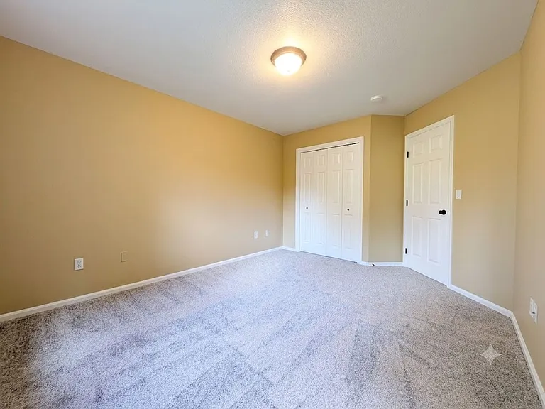 17147 Warren Ct — Photo 26