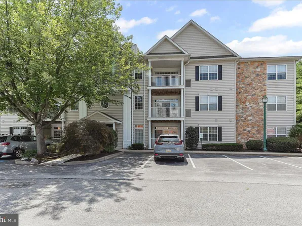 209 Victoria Gardens Dr, Kennett Square, PA 19348