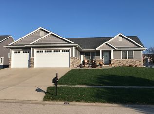 65 Cougar Ct, Chatham, IL 62629