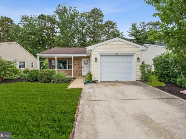 23 Dorchester Dr, Southampton, NJ 08088