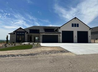 27447 Iron Horse Dr, Caldwell, ID 83607