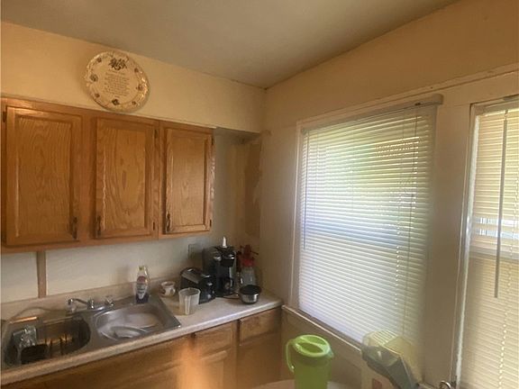 4th image of 3258 E 139th St