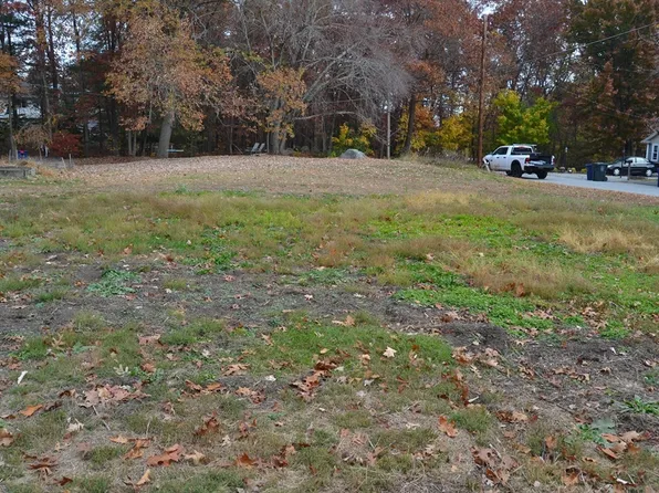 120 Honora Ave, Dracut, MA 01826