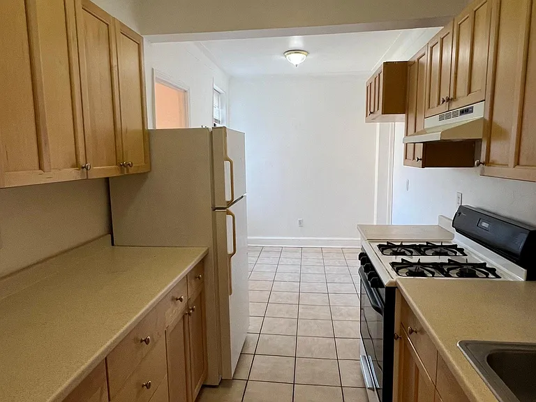 1 Broad Pkwy #7J — Photo 2
