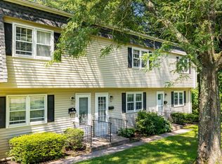 100 Skyridge Rd #2, Bristol, CT 06010