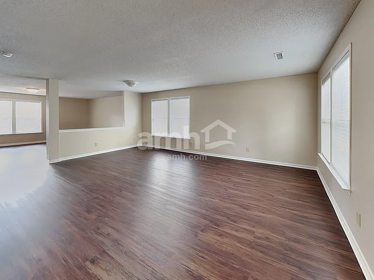 2957 Seasons Dr — Photo 9