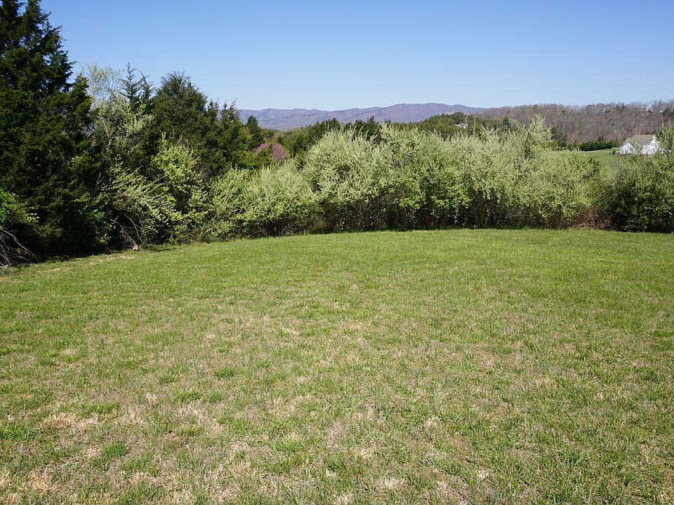 2nd image of 19 Pine Hills Dr