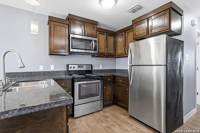 1 bed, 1.0 bath, 510 sqft, $1,275 — Photo 4