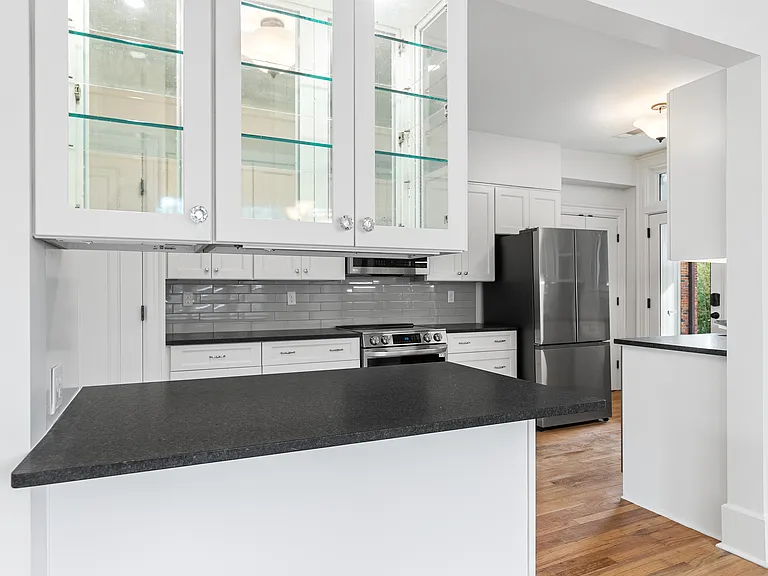 543 Washington Ave #1 — Photo 6
