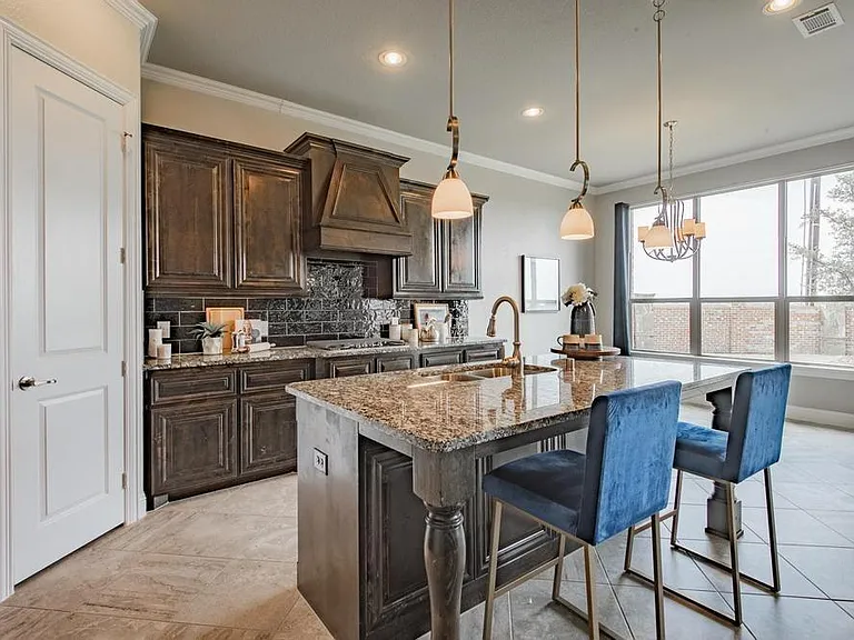 3000 Comal Ct — Photo 7