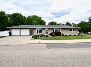 1220 E Broadway Ave, Pierre, SD 57501
