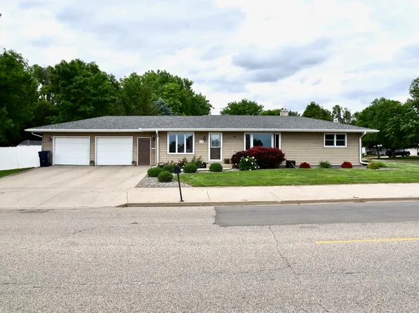 1220 E Broadway Ave, Pierre, SD 57501